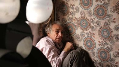 فیلم سینمایی «ترک عمیق» به نویسندگی و کارگردانی آرمان زرین‌کوب از امروز چهارشنبه ۲۵ تیر اکران خود را در سینماهای سراسر کشور آغاز کرده است و تیزر این فیلم که توسط امید میرزایی ساخته شده است همزمان با اکران رونمایی شد. «ترک عمیق» به نویسندگی و کارگردانی آرمان زرین‌کوب و تهیه‌کنندگی محسن چگینی داستان پیرمردی به نام محمود است که بعد از ترخیص از بیمارستان روانی و بازگشت به خانه رازهایی از زندگی‌اش با حضور مهمانی ناخوانده برملا می‌شود.