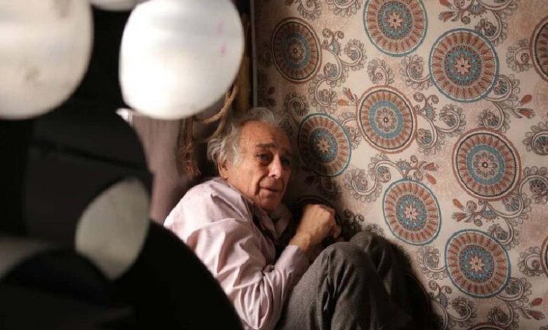 فیلم سینمایی «ترک عمیق» به نویسندگی و کارگردانی آرمان زرین‌کوب از امروز چهارشنبه ۲۵ تیر اکران خود را در سینماهای سراسر کشور آغاز کرده است و تیزر این فیلم که توسط امید میرزایی ساخته شده است همزمان با اکران رونمایی شد. «ترک عمیق» به نویسندگی و کارگردانی آرمان زرین‌کوب و تهیه‌کنندگی محسن چگینی داستان پیرمردی به نام محمود است که بعد از ترخیص از بیمارستان روانی و بازگشت به خانه رازهایی از زندگی‌اش با حضور مهمانی ناخوانده برملا می‌شود.